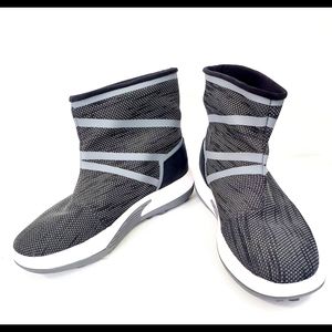 NWOT Lands' End Gray Action Slip On Sneaker Boots